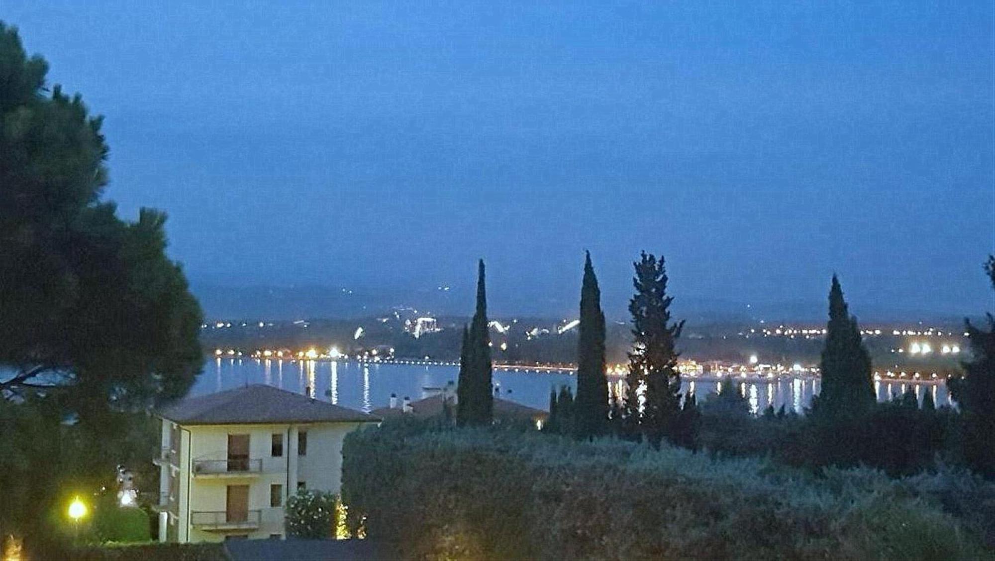 Appartamento Peschiera Peschiera del Garda Exterior foto